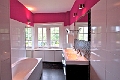Badkamer zwart wit en roze